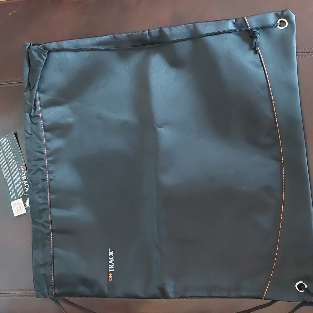 Unisex: Multiuse black backpack